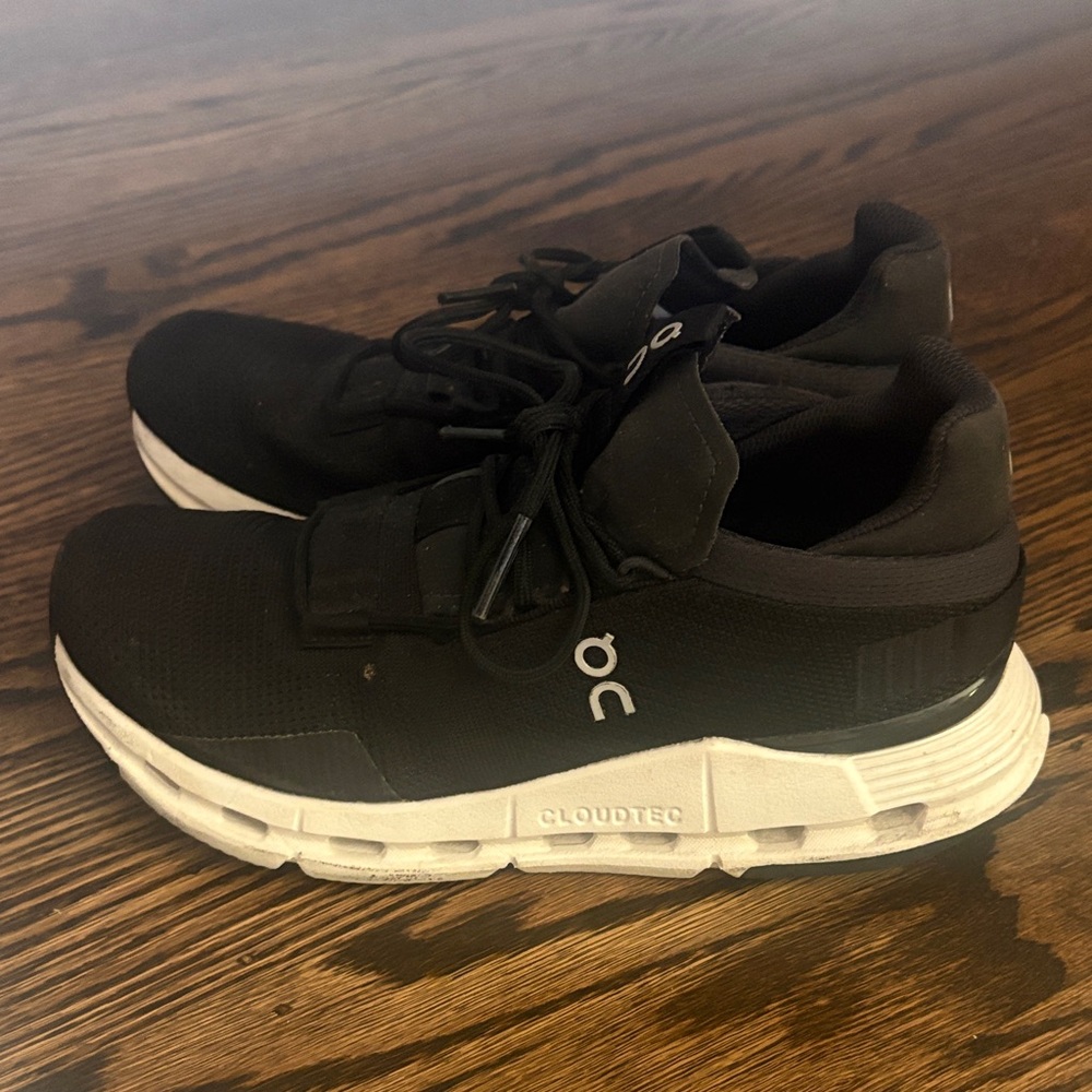 On Running womens Sneakers - Black and White size 6.5